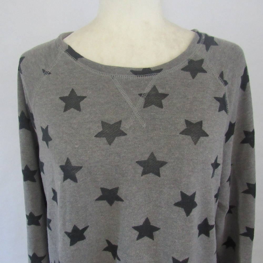 Sz L Long Sleeve Star Comfy Sweater/Sweatshirt